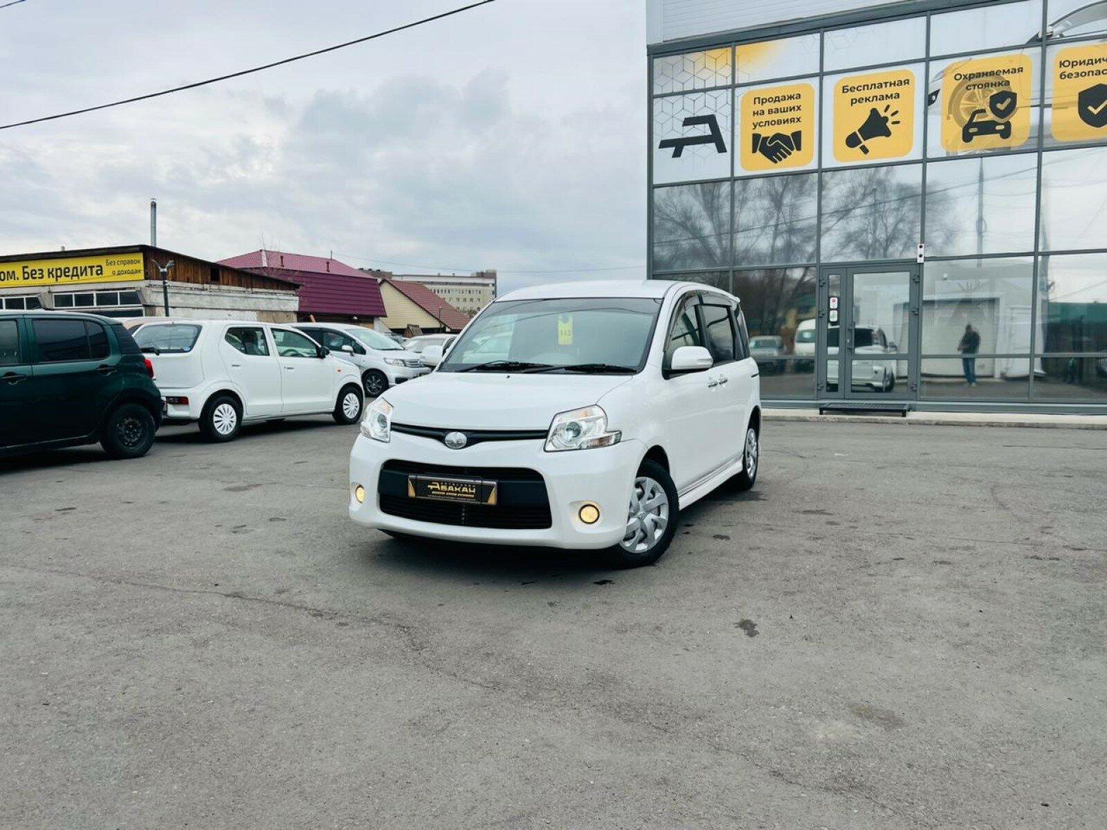 Toyota Sienta — фото 1