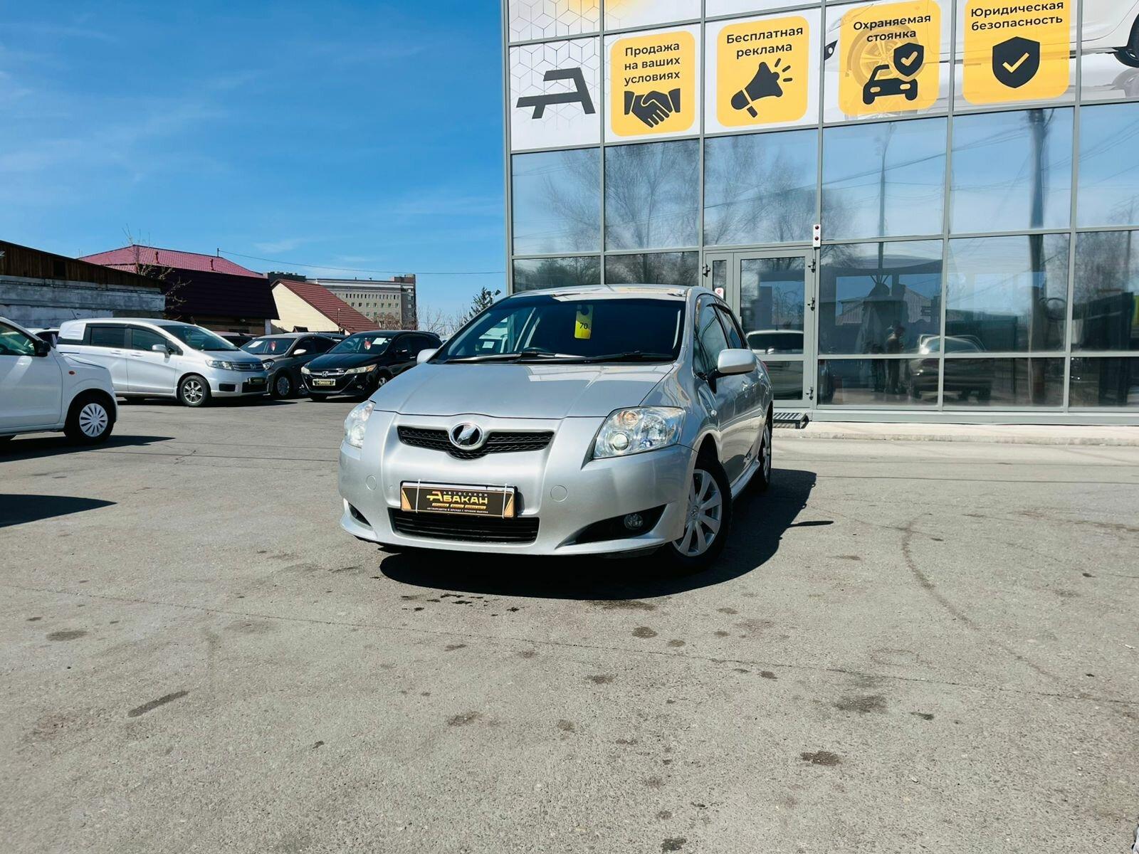 Toyota Auris — фото 1